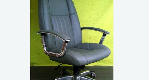 Перетяжка офисного кресла кожей. Лесосибирск